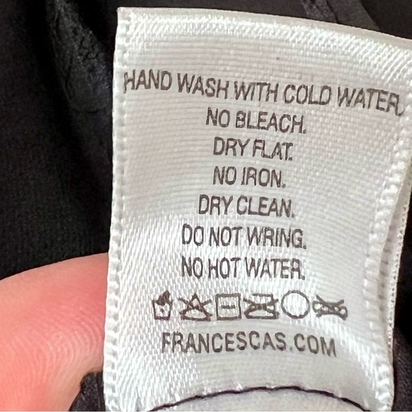 FRANCESCA’S Miami Ruffled Cold Shoulder Capri Jumpsuit—SZ. Small - Picture 6 of 13